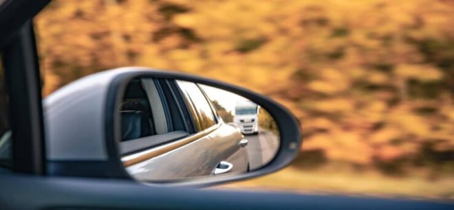 Right-Side-Mirror-Repair-Service